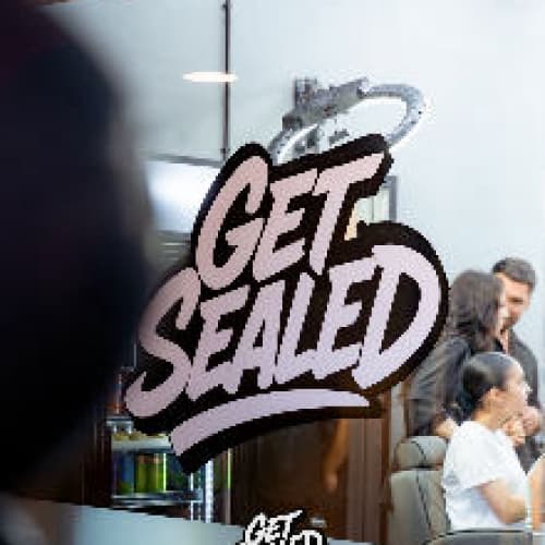 Mirza the Barber logo